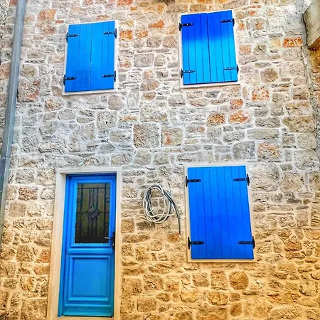Domus Lapidea *