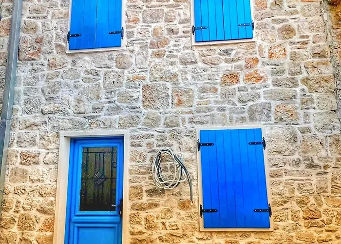 Domus Lapidea *